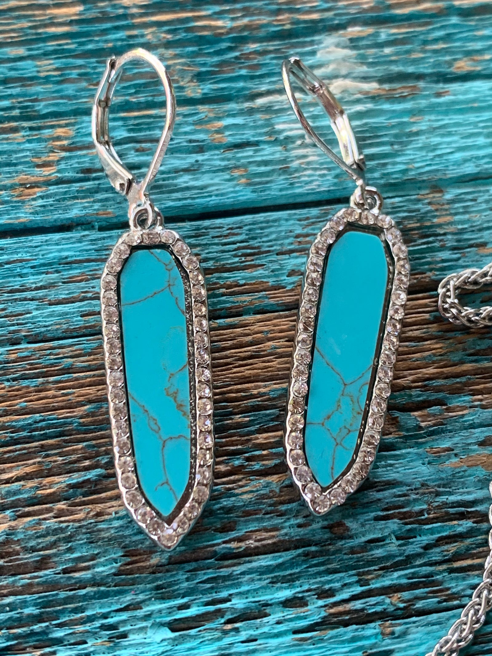 Silver Chain And Turquoise Stone Necklace Set
